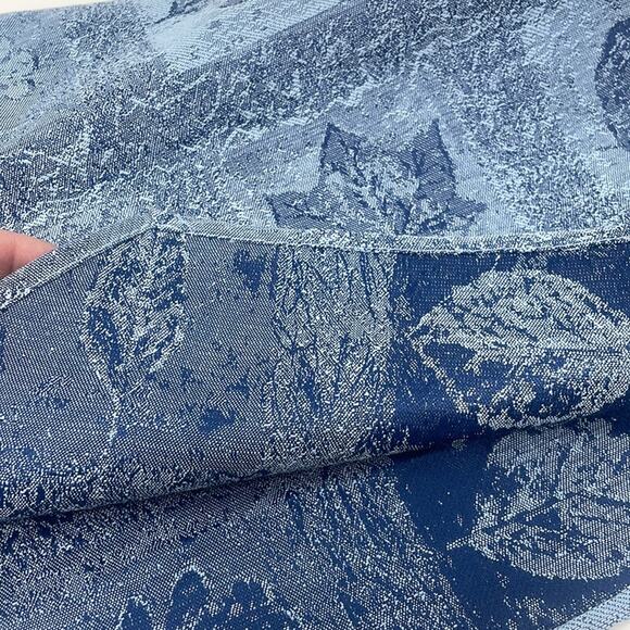 Autumn leaves table runner - Picture 7 of 7